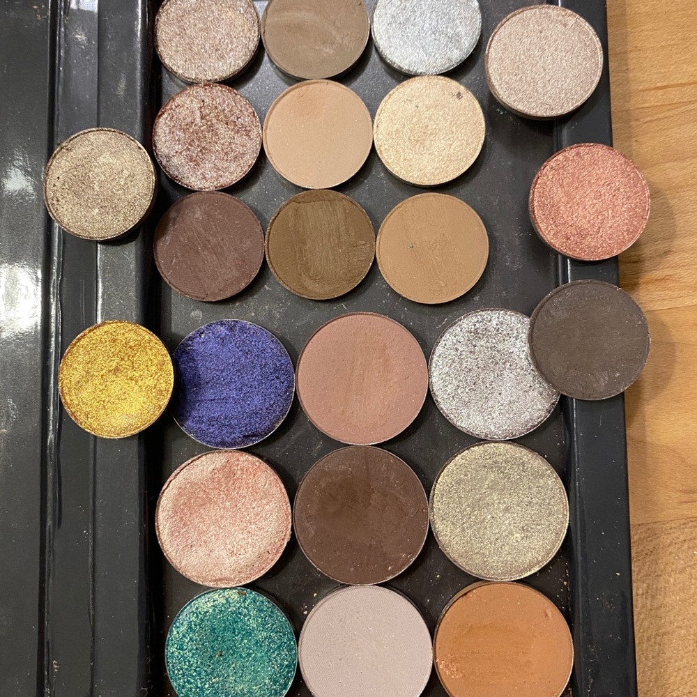 Sydney Grace & Colourpop single eyeshadows | z palette